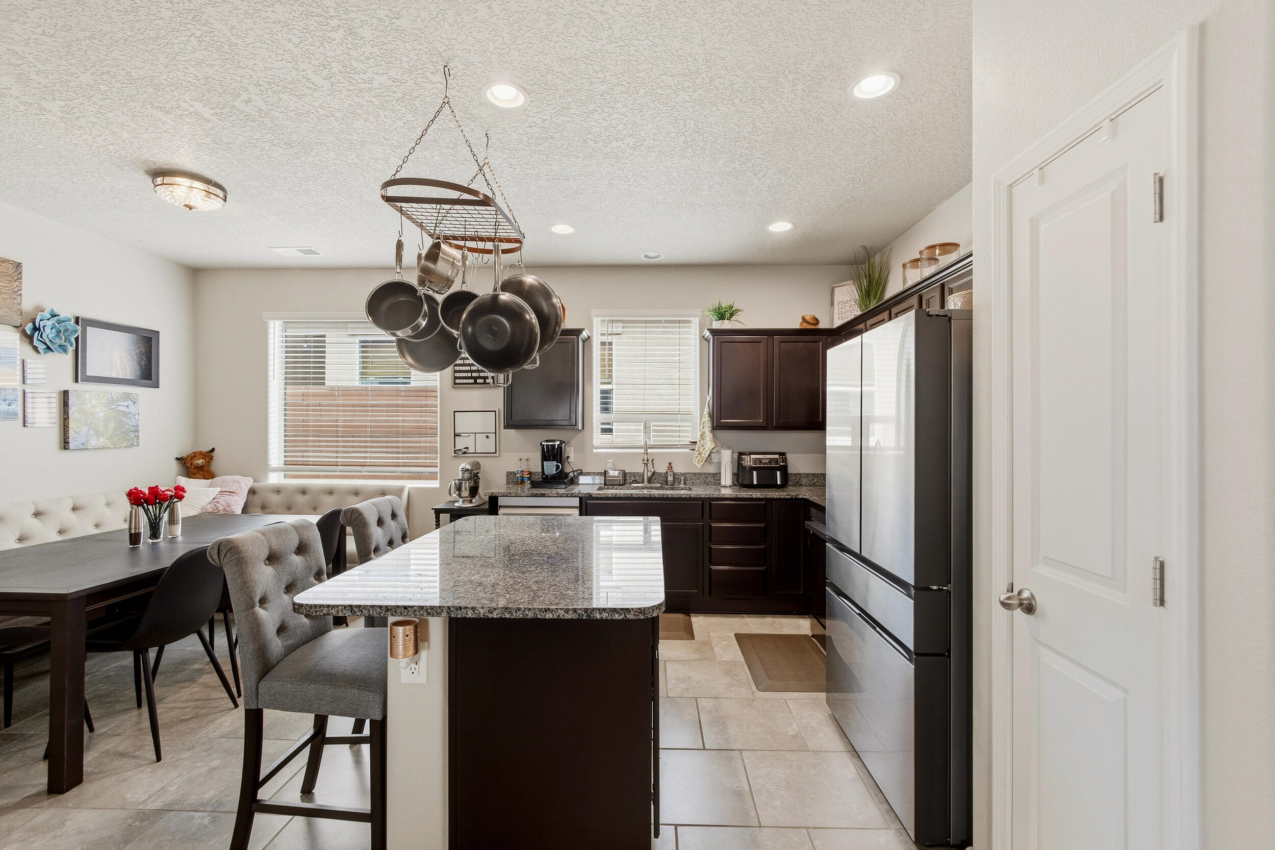5725 Colfax Court Northeast Rio Rancho, NM 87144 - Photo 10 of 44 Gallery Image 10