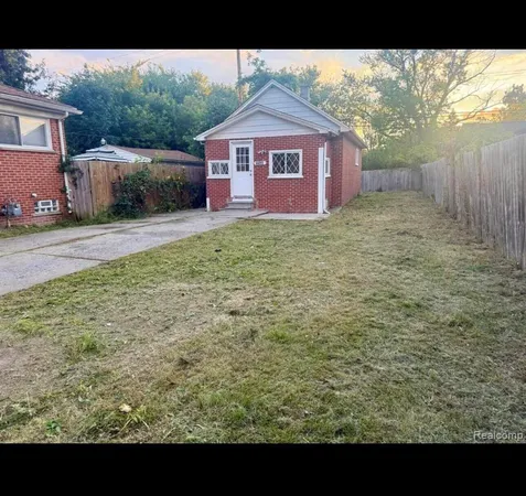 $30,000 | 6893 Plainview Avenue, Detroit, MI 48228