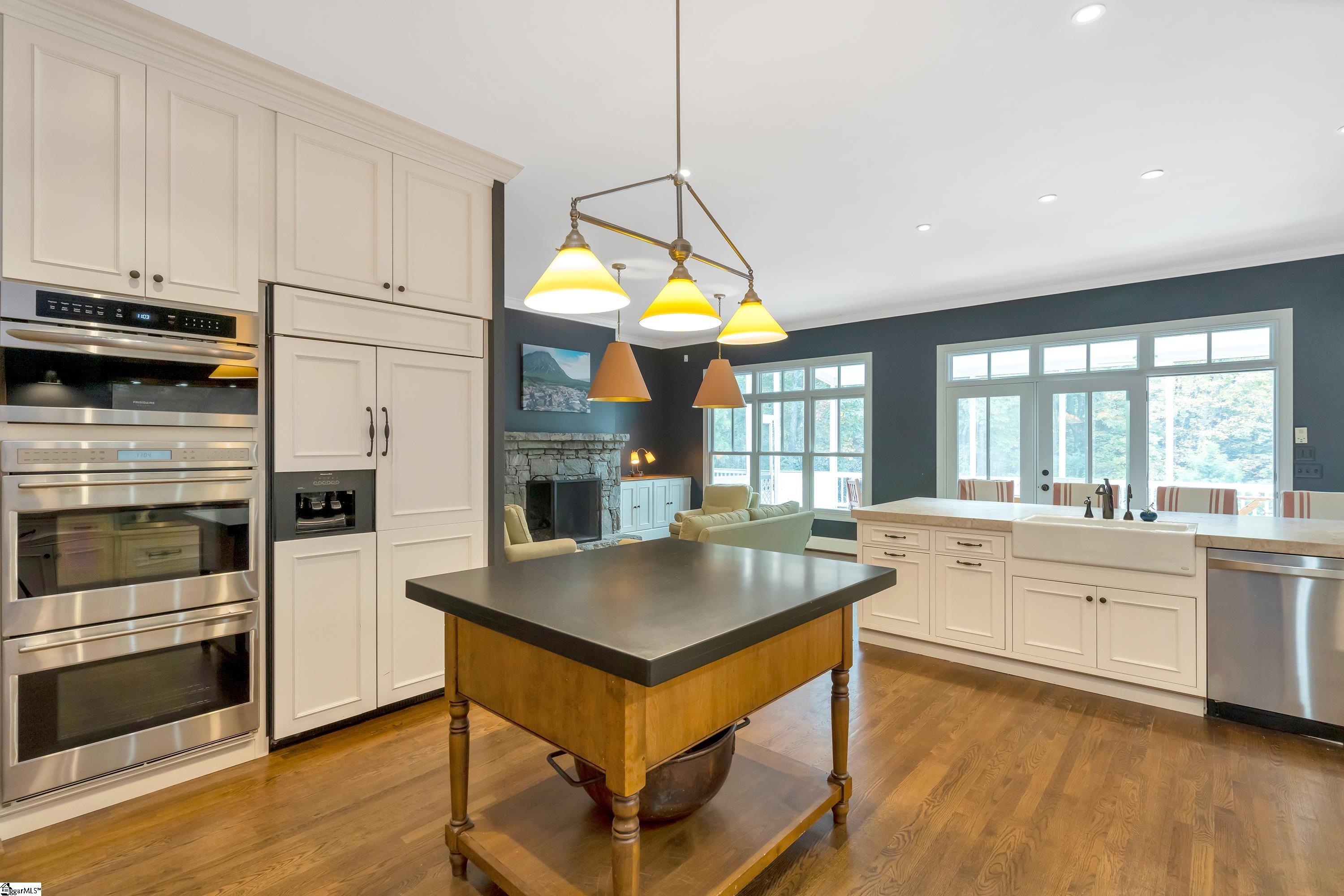 120 Jervey Road Greenville, SC 29609 - Photo 5 of 36