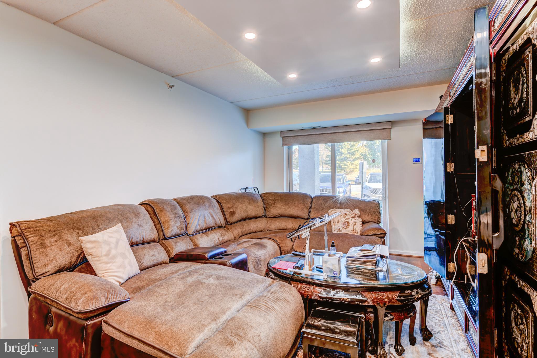 119 Brandon Road Norristown, PA 19403 - Photo 3 of 26 Gallery Image 3