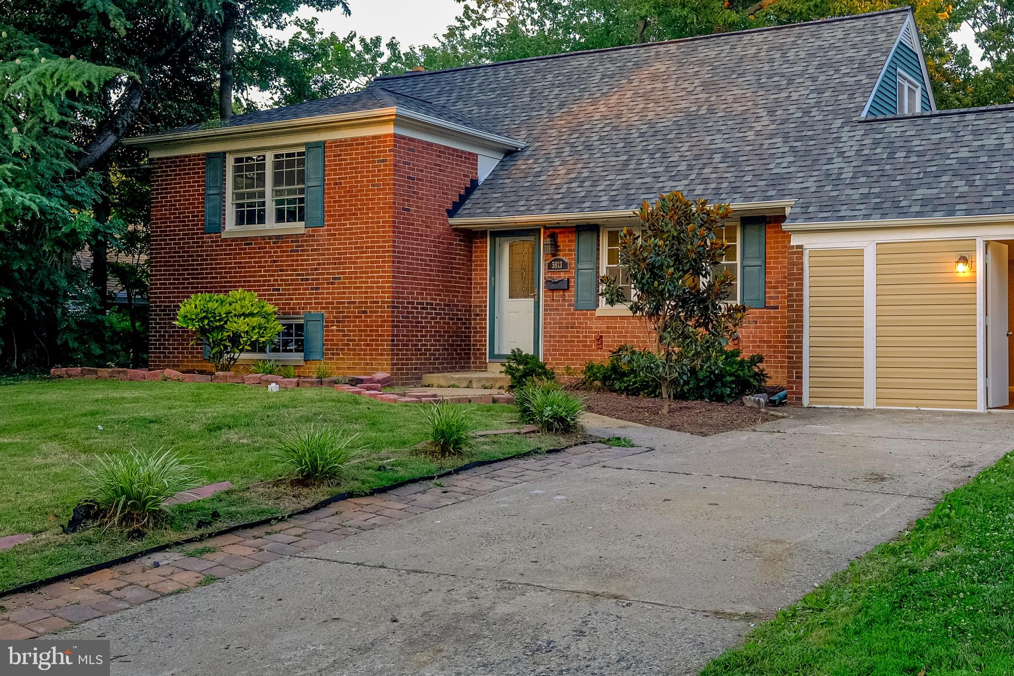 5813 Danbury Road Springfield, VA 22150 - Photo 2 of 31