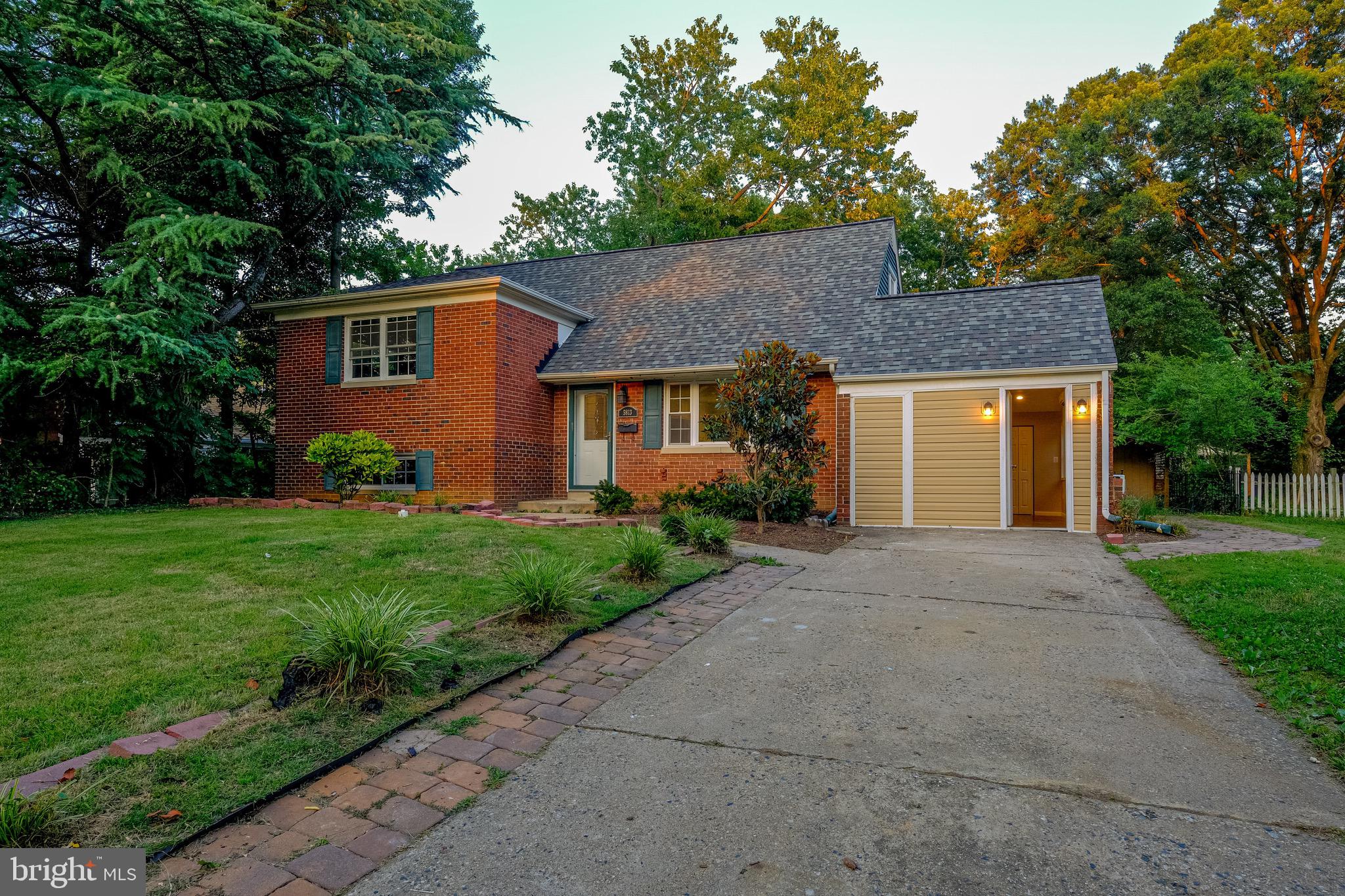 5813 Danbury Road Springfield, VA 22150 - Photo 3 of 31