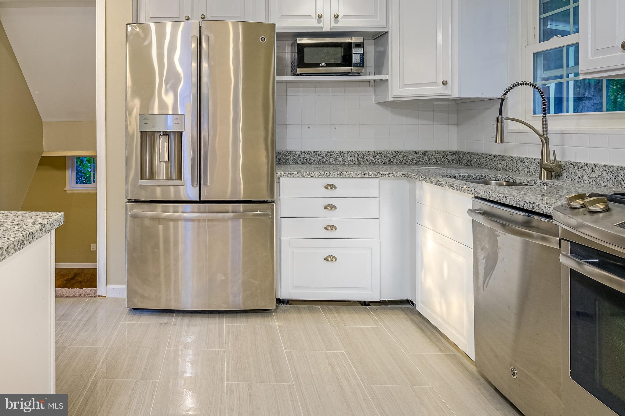 5813 Danbury Road Springfield, VA 22150 - Photo 7 of 31