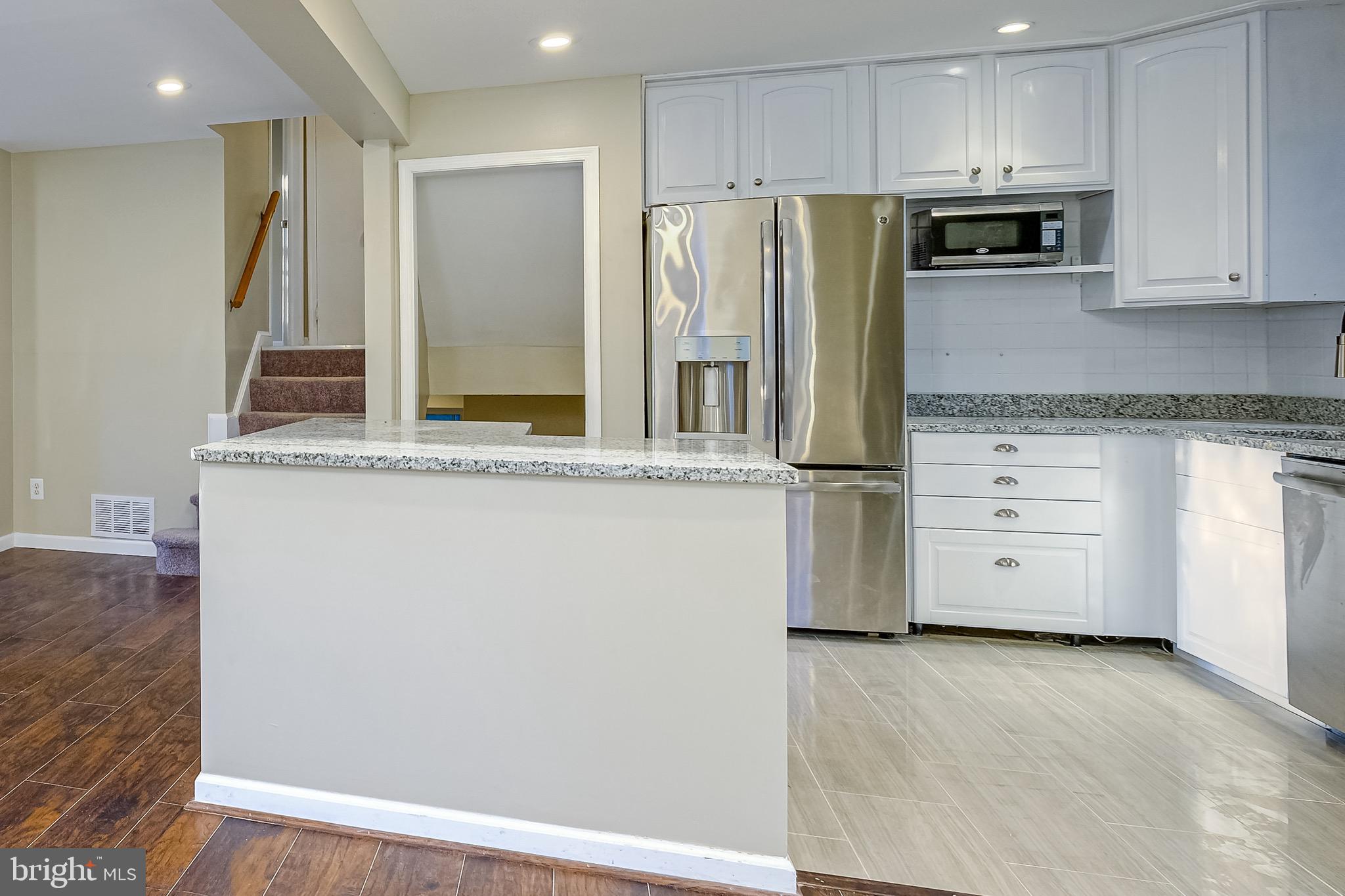 5813 Danbury Road Springfield, VA 22150 - Photo 8 of 31