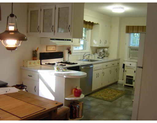 1 Winona Road Burlington, MA 01803 - Photo 5 of 18 Gallery Image 5