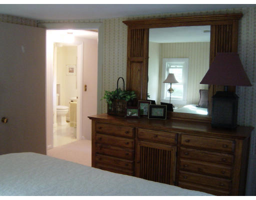 1 Winona Road Burlington, MA 01803 - Photo 8 of 18 Gallery Image 8