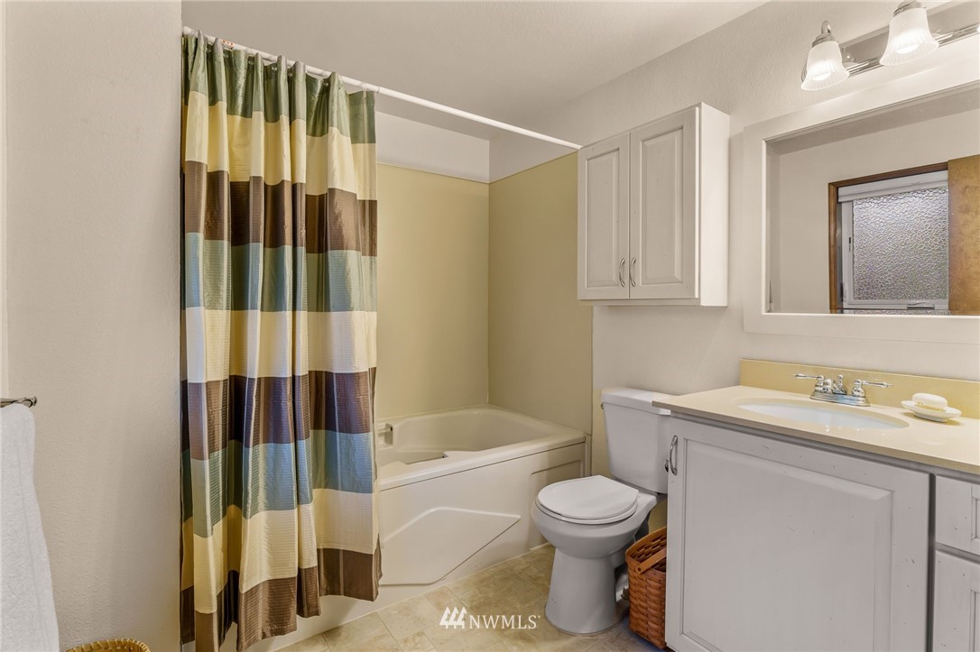 10822 Northeast 182nd Court Bothell, WA 98011 - Photo 17 of 40 Gallery Image 17