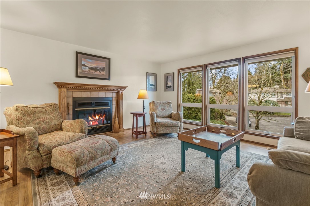 10822 Northeast 182nd Court Bothell, WA 98011 - Photo 4 of 40 Gallery Image 4