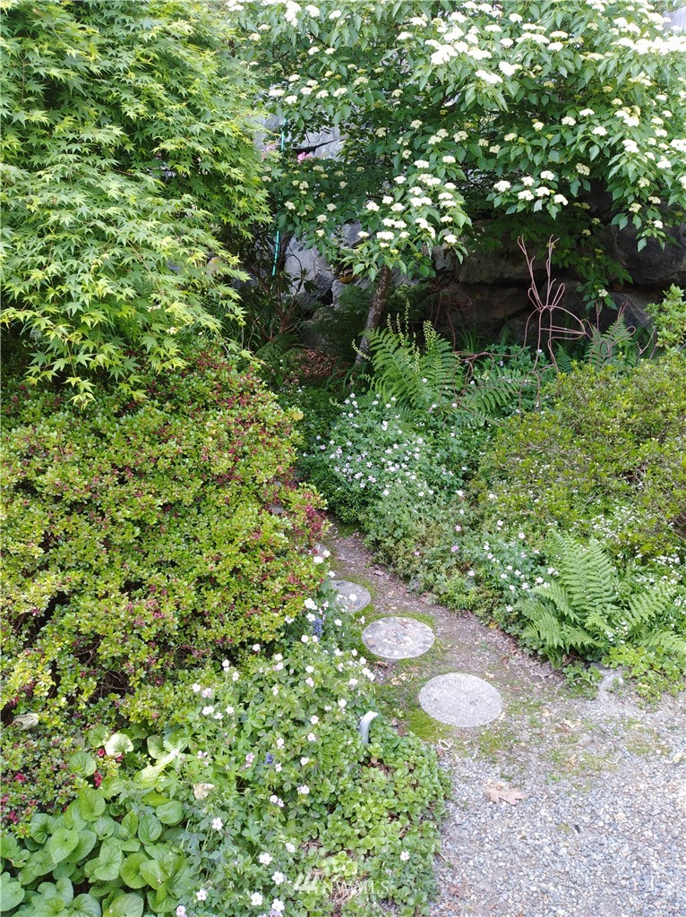 10822 Northeast 182nd Court Bothell, WA 98011 - Photo 37 of 40 Gallery Image 37