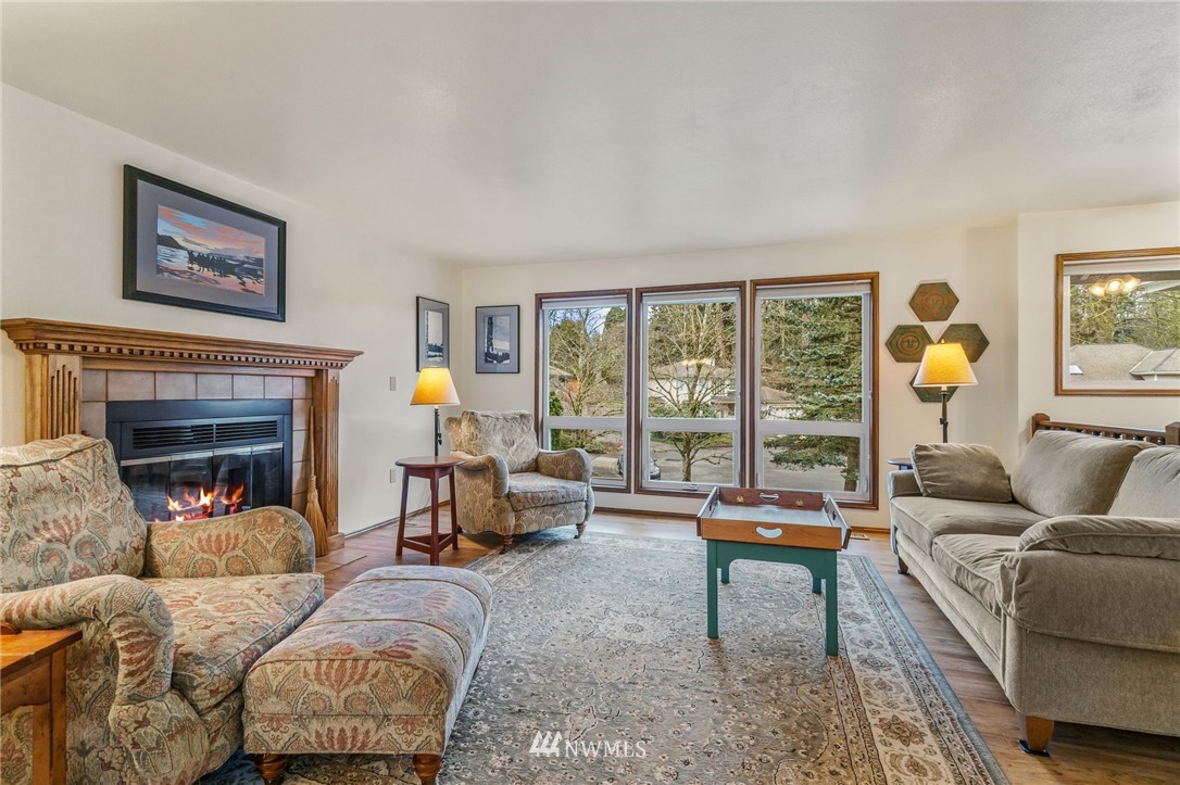 10822 Northeast 182nd Court Bothell, WA 98011 - Photo 5 of 40 Gallery Image 5