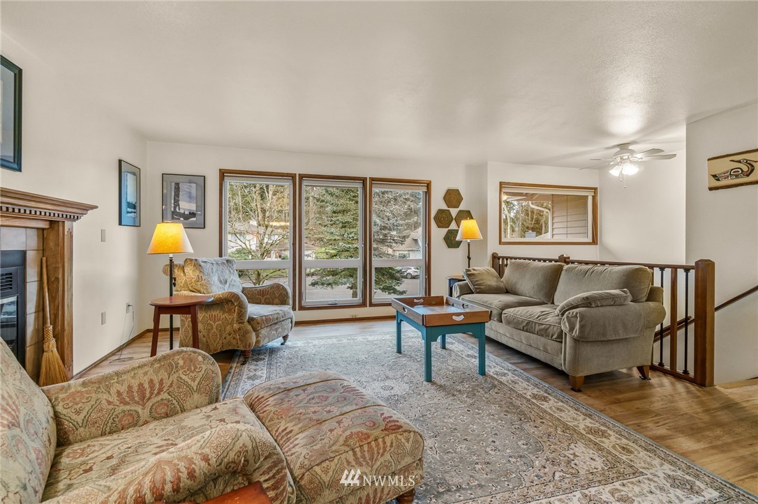 10822 Northeast 182nd Court Bothell, WA 98011 - Photo 6 of 40 Gallery Image 6