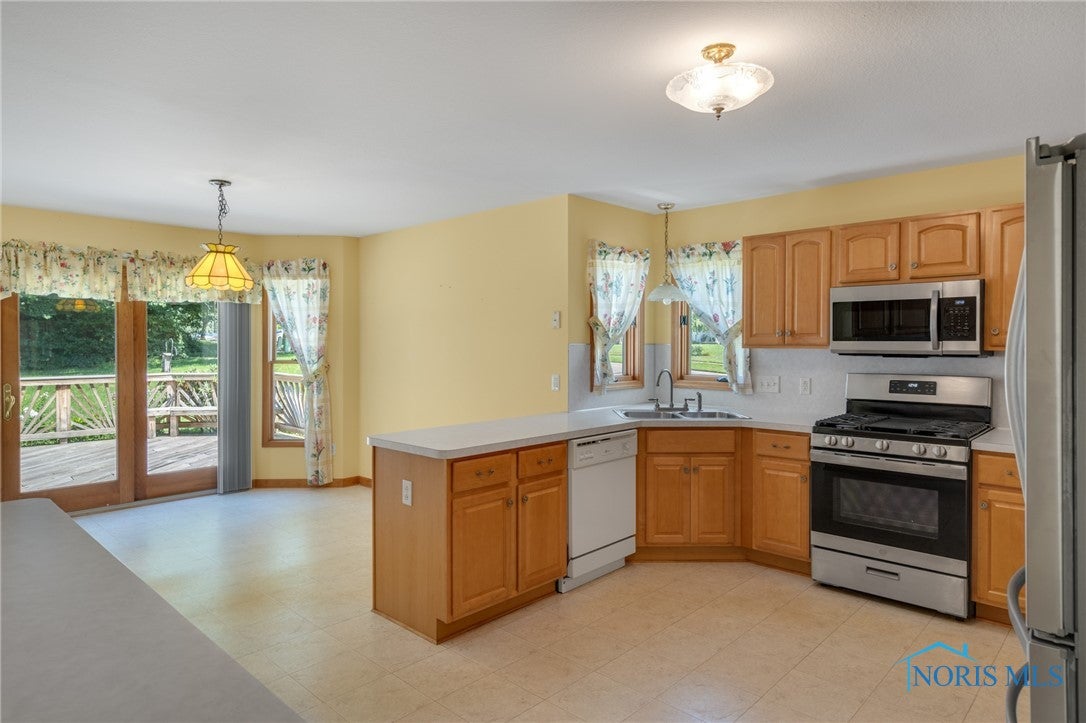 7102 Ramblehurst Road Sylvania, OH 43560 - Photo 12 of 37 Gallery Image 12