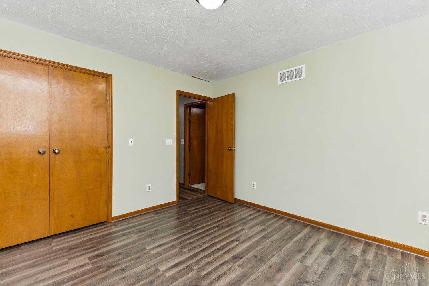 1054 8 Mile Road Cincinnati, OH 45255 - Photo 32 of 40