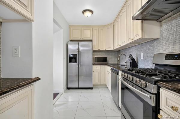 5-38 115th Street, Unit 538F Queens, NY 11356 - Photo 4 of 20