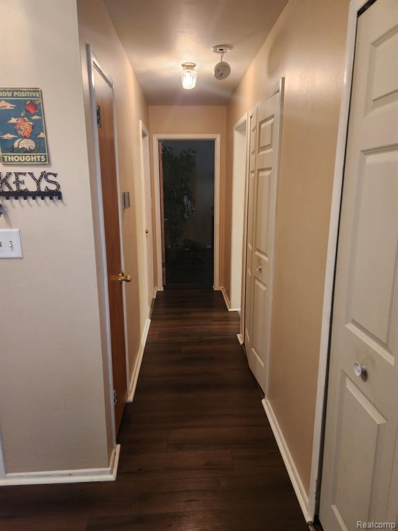 1677 Cass Lake Road, Unit B Keego Harbor, MI 48320 - Photo 11 of 16