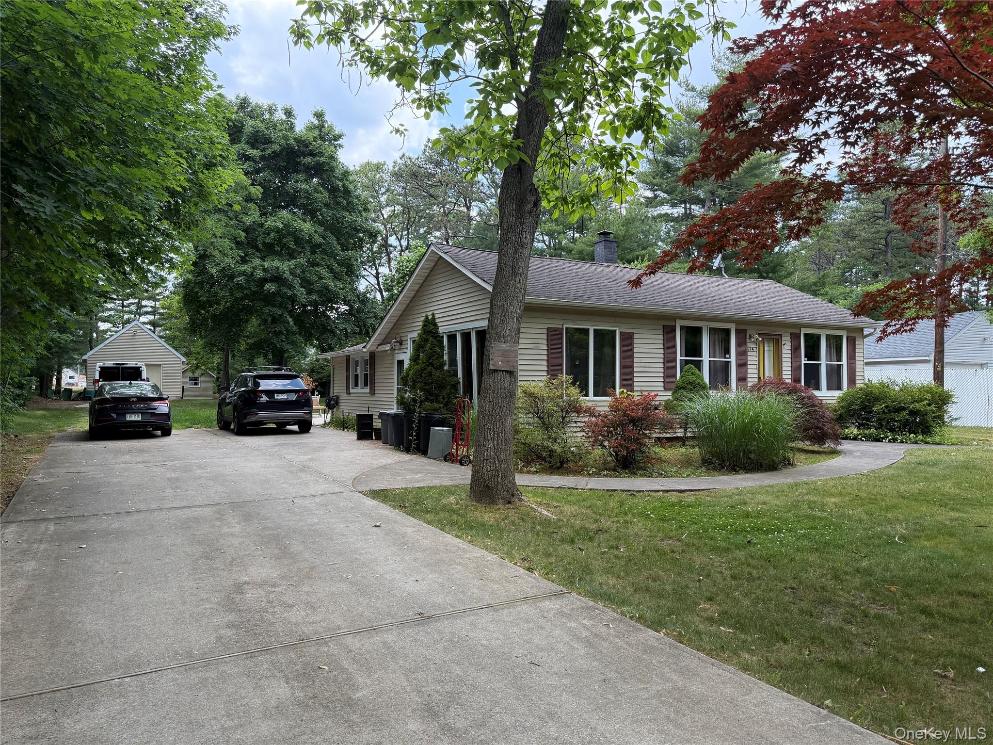 174 Middle Island Road Medford, NY 11763 - Photo 2 of 2