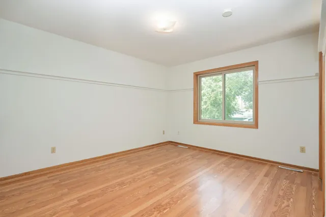 $399,999 | 300 Butternut Lane, Burnsville, MN 55306