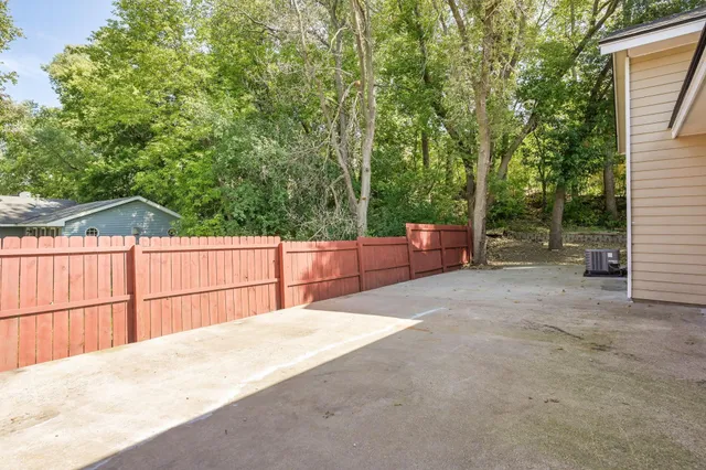 $399,999 | 300 Butternut Lane, Burnsville, MN 55306