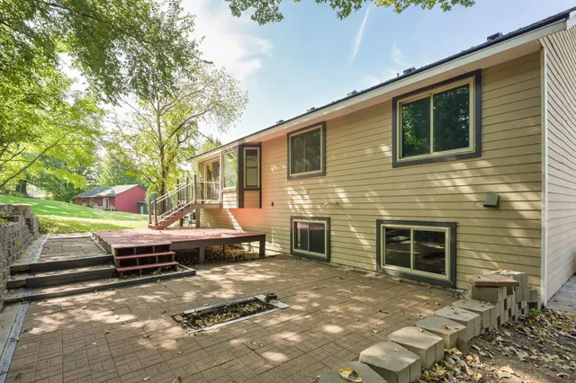 $399,999 | 300 Butternut Lane, Burnsville, MN 55306