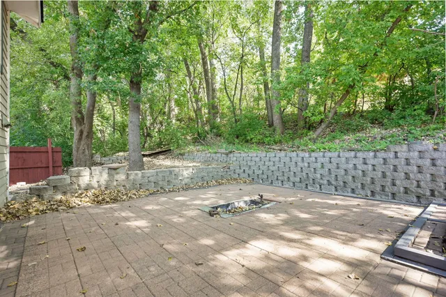 $399,999 | 300 Butternut Lane, Burnsville, MN 55306