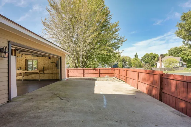 $399,999 | 300 Butternut Lane, Burnsville, MN 55306