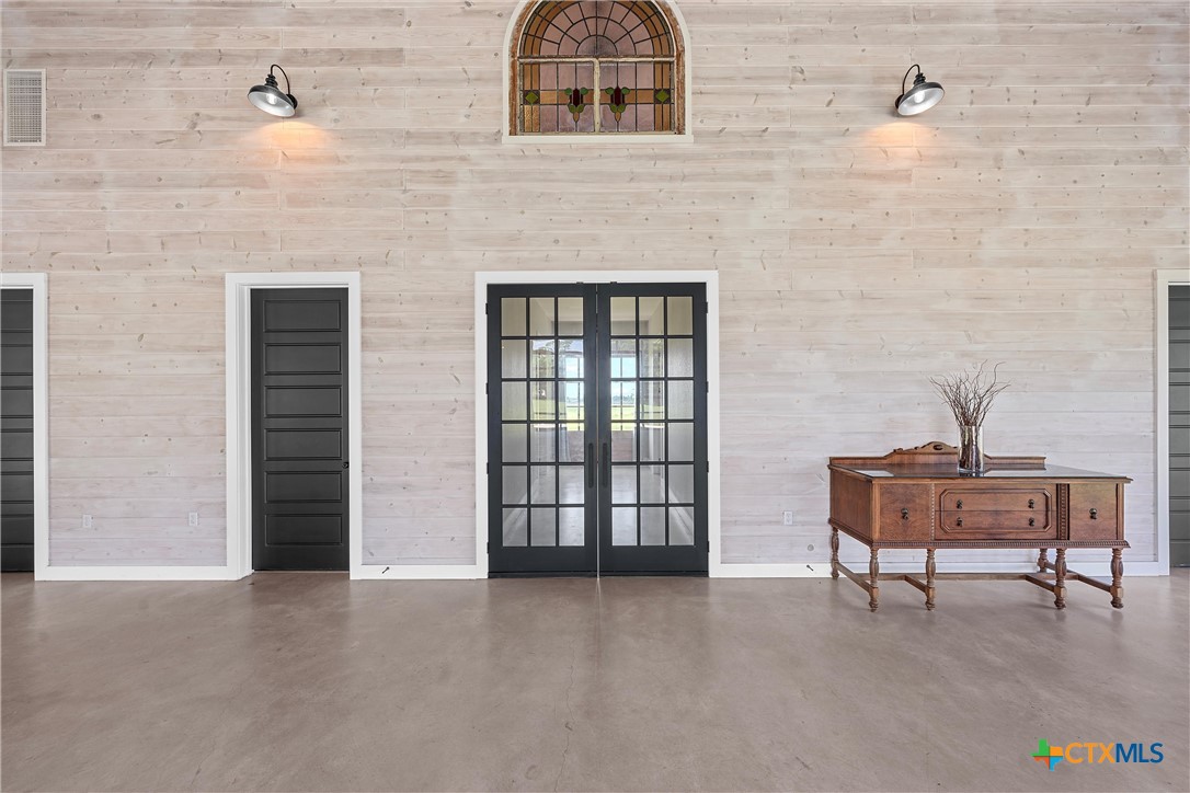 1006 County Road 280 Cameron, TX 76520 - Photo 22 of 48 a view of livingroom with furniture and fireplace