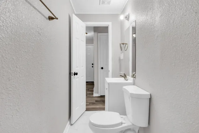 $139,900 | 560 West Peebles Road, Memphis, TN 38109