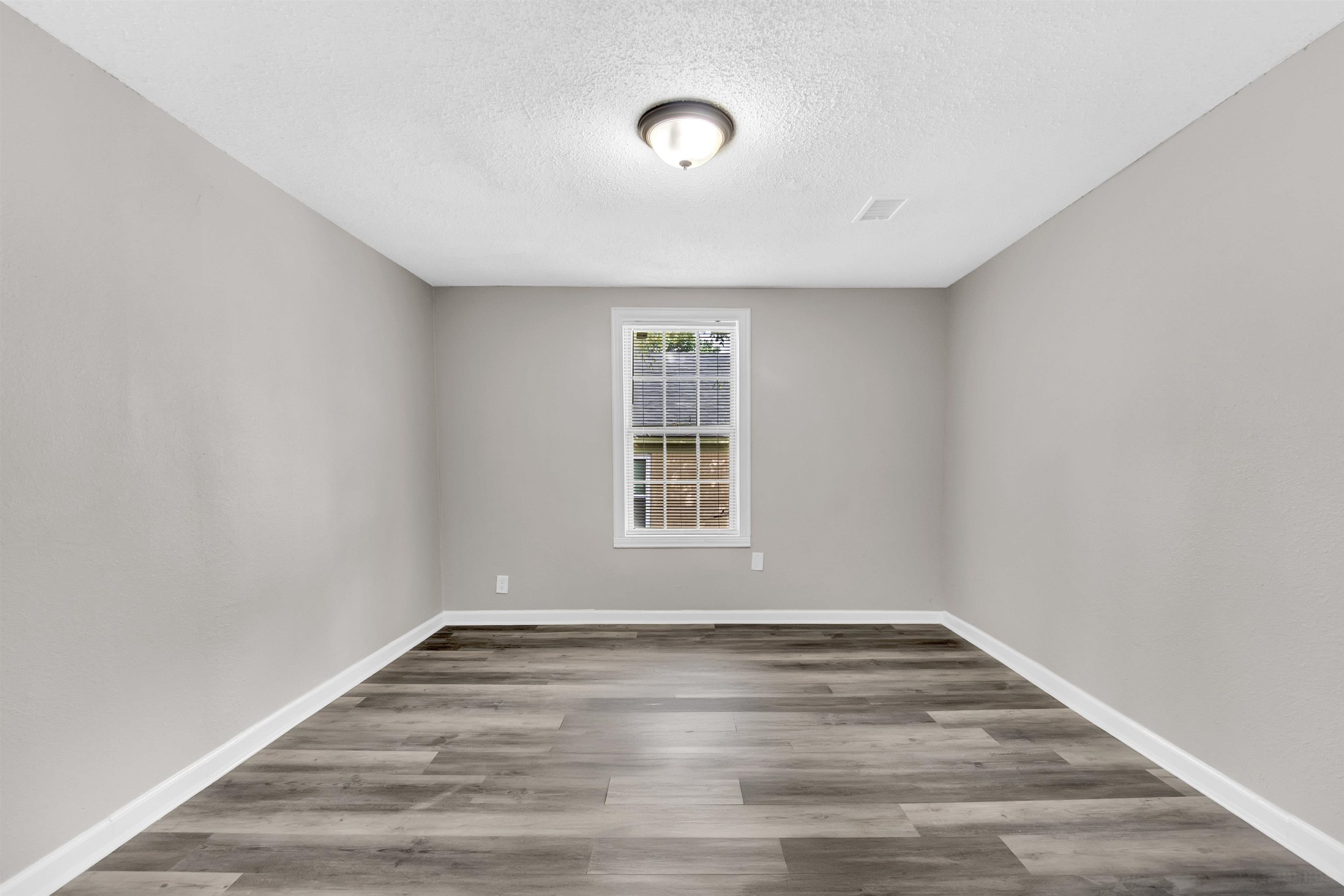 560 West Peebles Road Memphis, TN 38109 - Photo 6 of 18