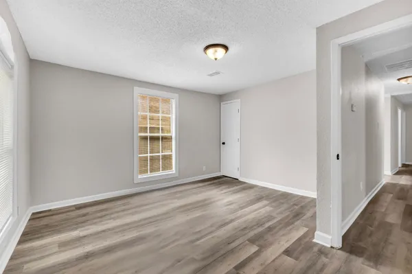 $129,500 | 560 West Peebles Road, Memphis, TN 38109