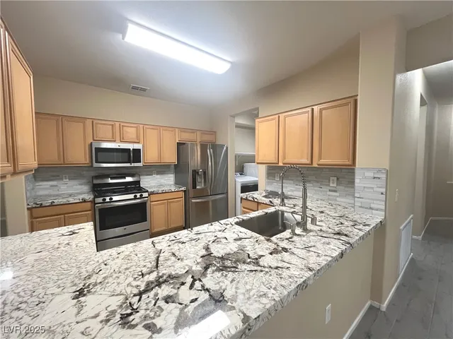 $2,200 | 673 Peachy Canyon Circle, Unit 103, Las Vegas, NV 89144
