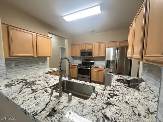 $2,200 | 673 Peachy Canyon Circle, Unit 103, Las Vegas, NV 89144