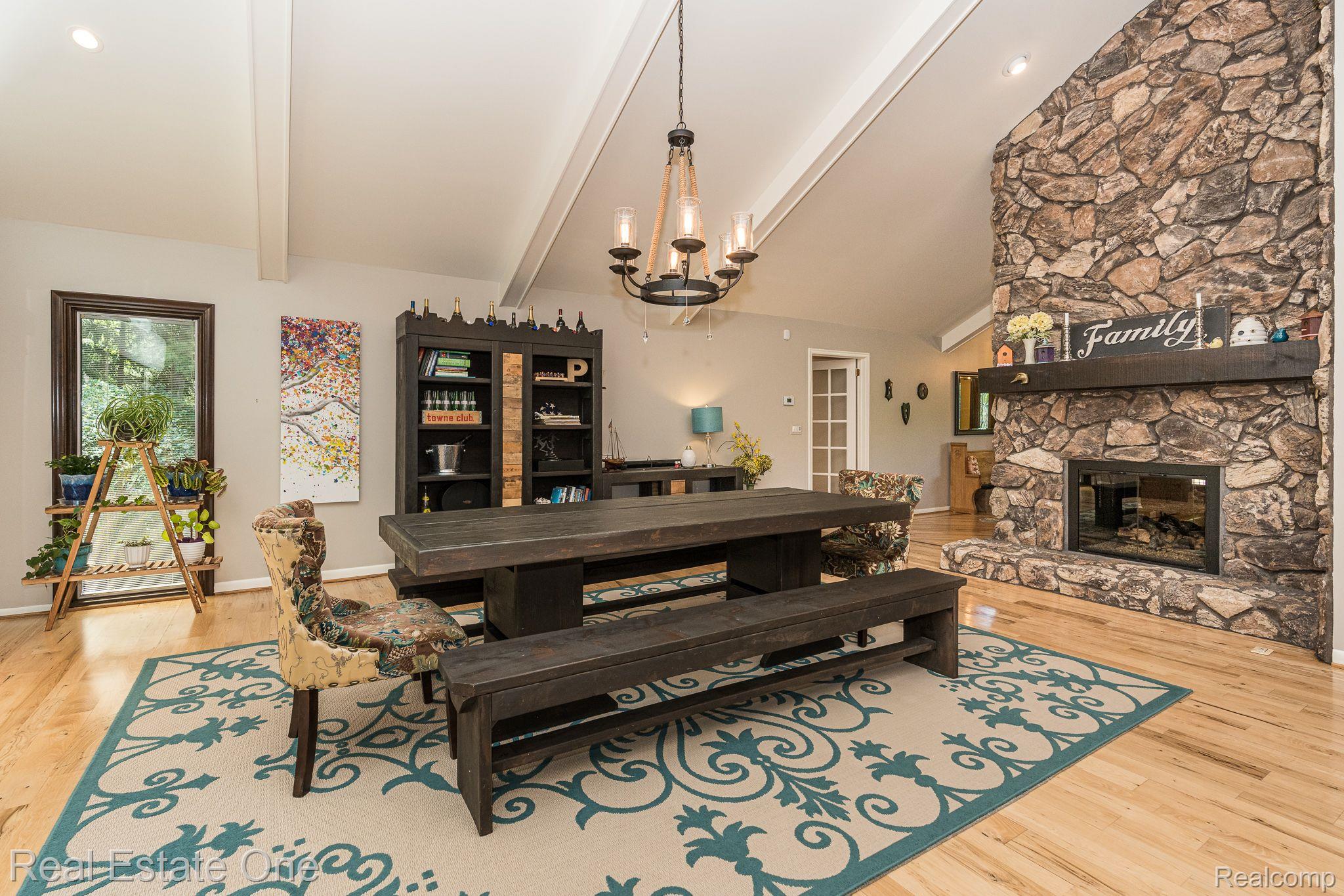 5755 Becker Drive Rochester, MI 48306 - Photo 10 of 34 Dining room with gas fireplace