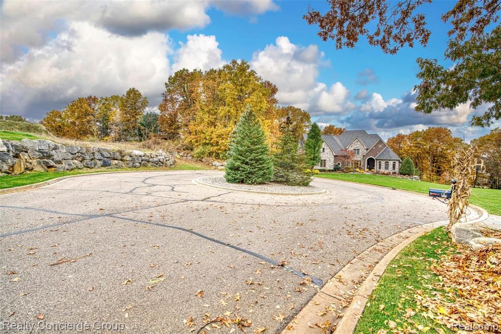 9046 Northpointe Ridge Brighton, MI 48114 - Photo 12 of 15