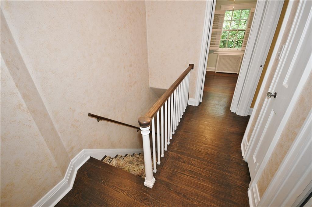 452 Sulgrave Road Pittsburgh, PA 15211 - Photo 12 of 25 a view of entryway with wooden floor
