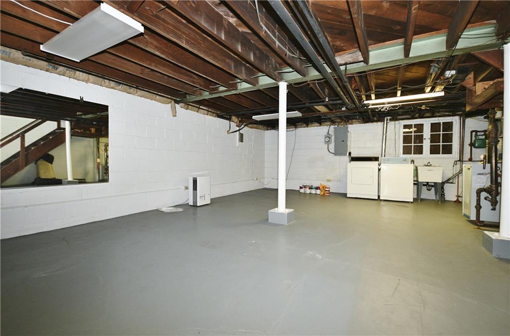 452 Sulgrave Road Pittsburgh, PA 15211 - Photo 22 of 25 a view of a room with gym equipment