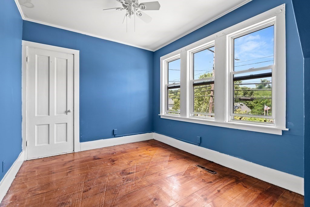 70 Beach Road Salisbury, MA 01952 - Photo 12 of 29 an empty room with a window