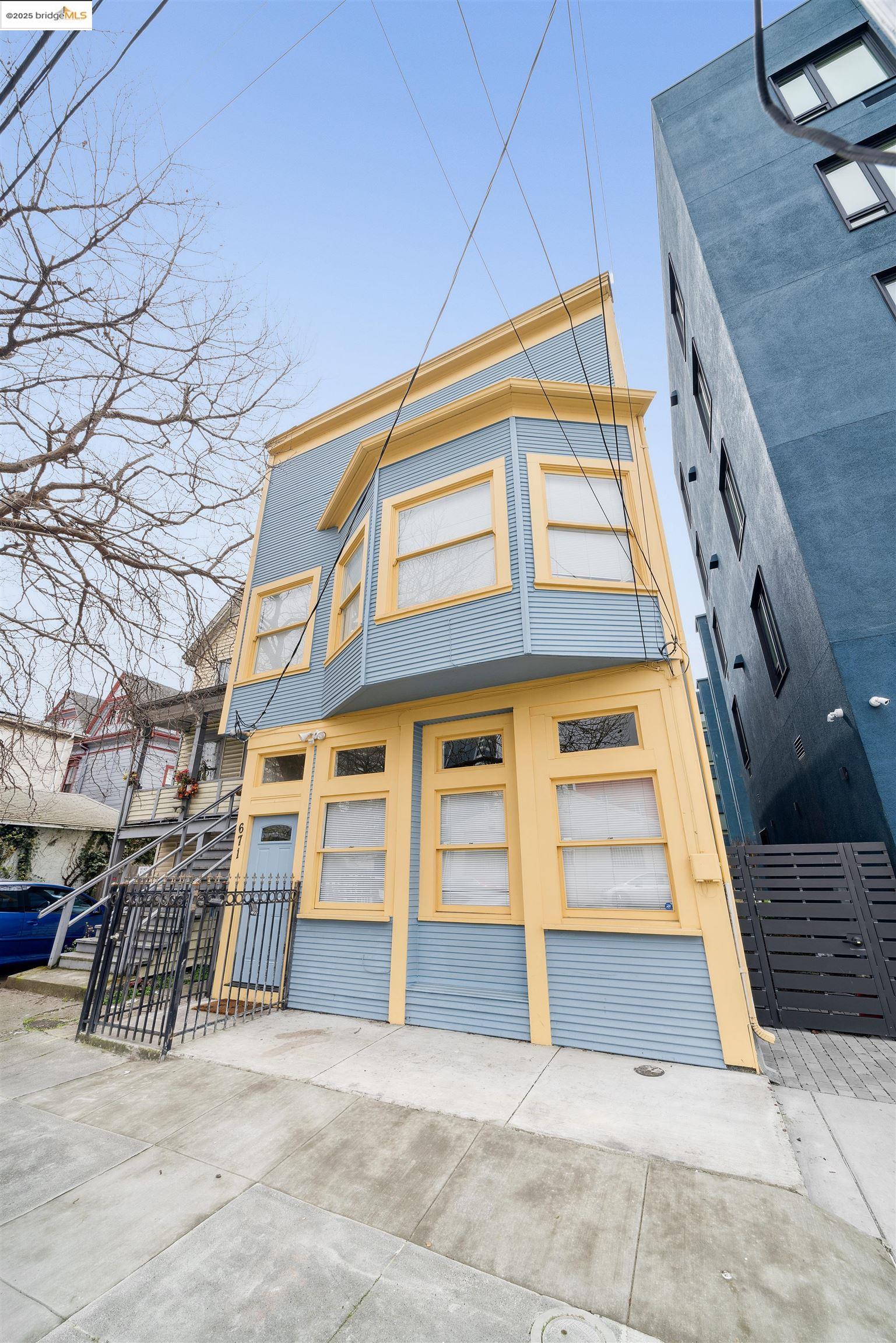 a view of entryway with a front door