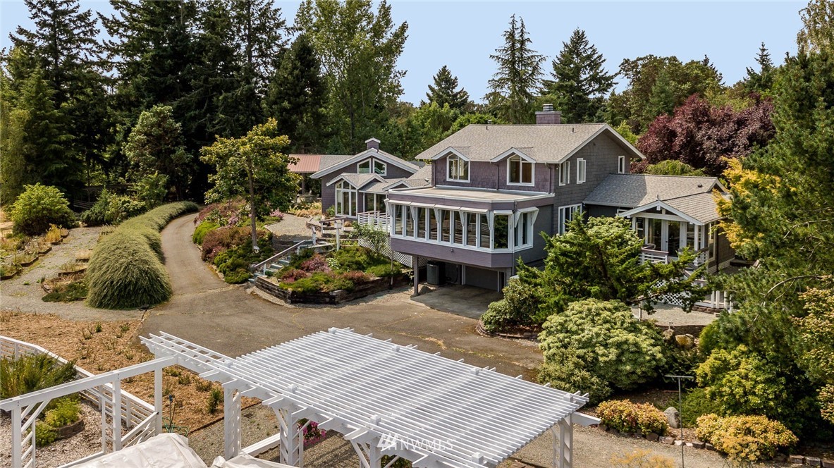 5031 Southwest Point Robinson Road Vashon, WA 98070 - Photo 2 of 25