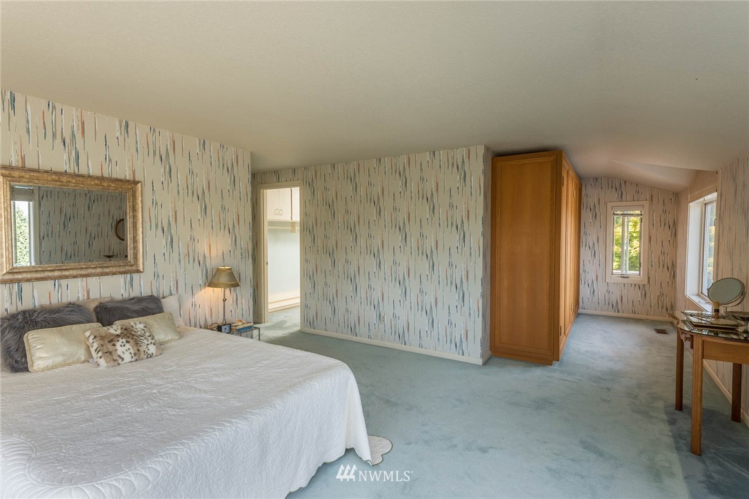 5031 Southwest Point Robinson Road Vashon, WA 98070 - Photo 17 of 25