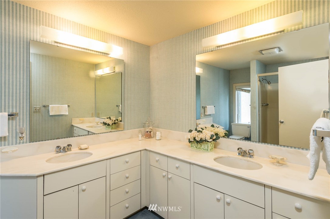 5031 Southwest Point Robinson Road Vashon, WA 98070 - Photo 19 of 25