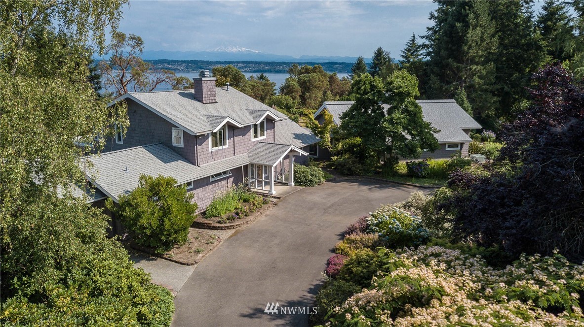 5031 Southwest Point Robinson Road Vashon, WA 98070 - Photo 3 of 25