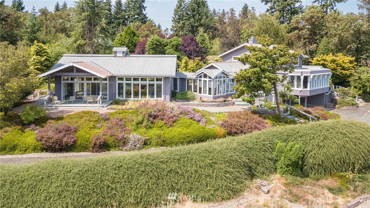 5031 Southwest Point Robinson Road Vashon, WA 98070 - Photo 4 of 25