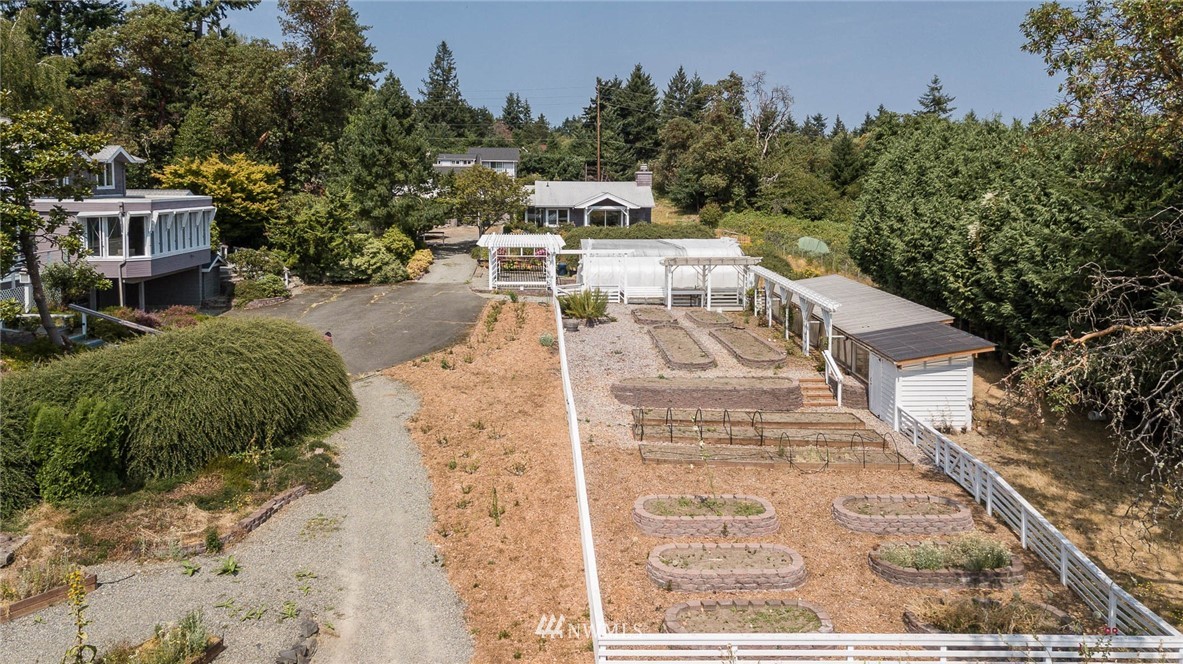 5031 Southwest Point Robinson Road Vashon, WA 98070 - Photo 5 of 25