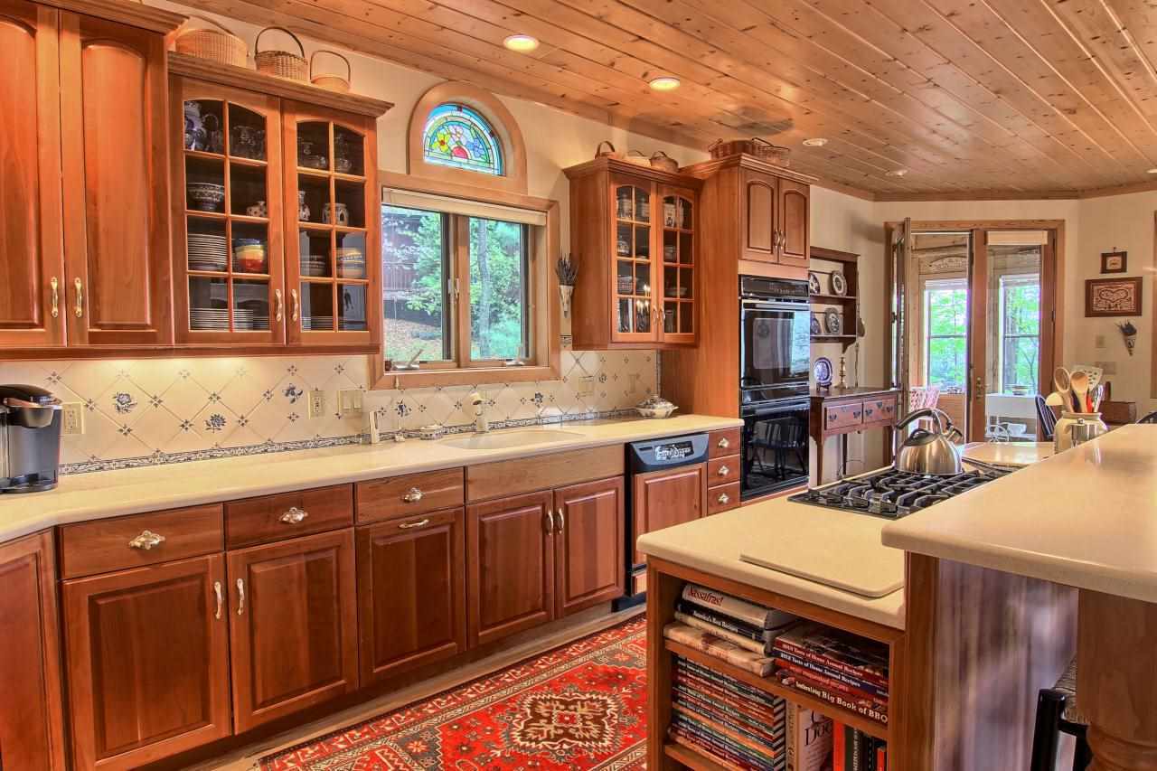 7676 South Lakeview Road Traverse City, MI 49684 - Photo 9 of 36 1799989-8.JPG