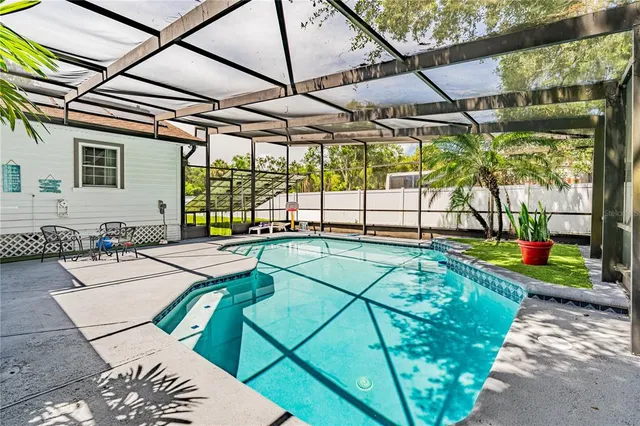 a view of yard with seating area