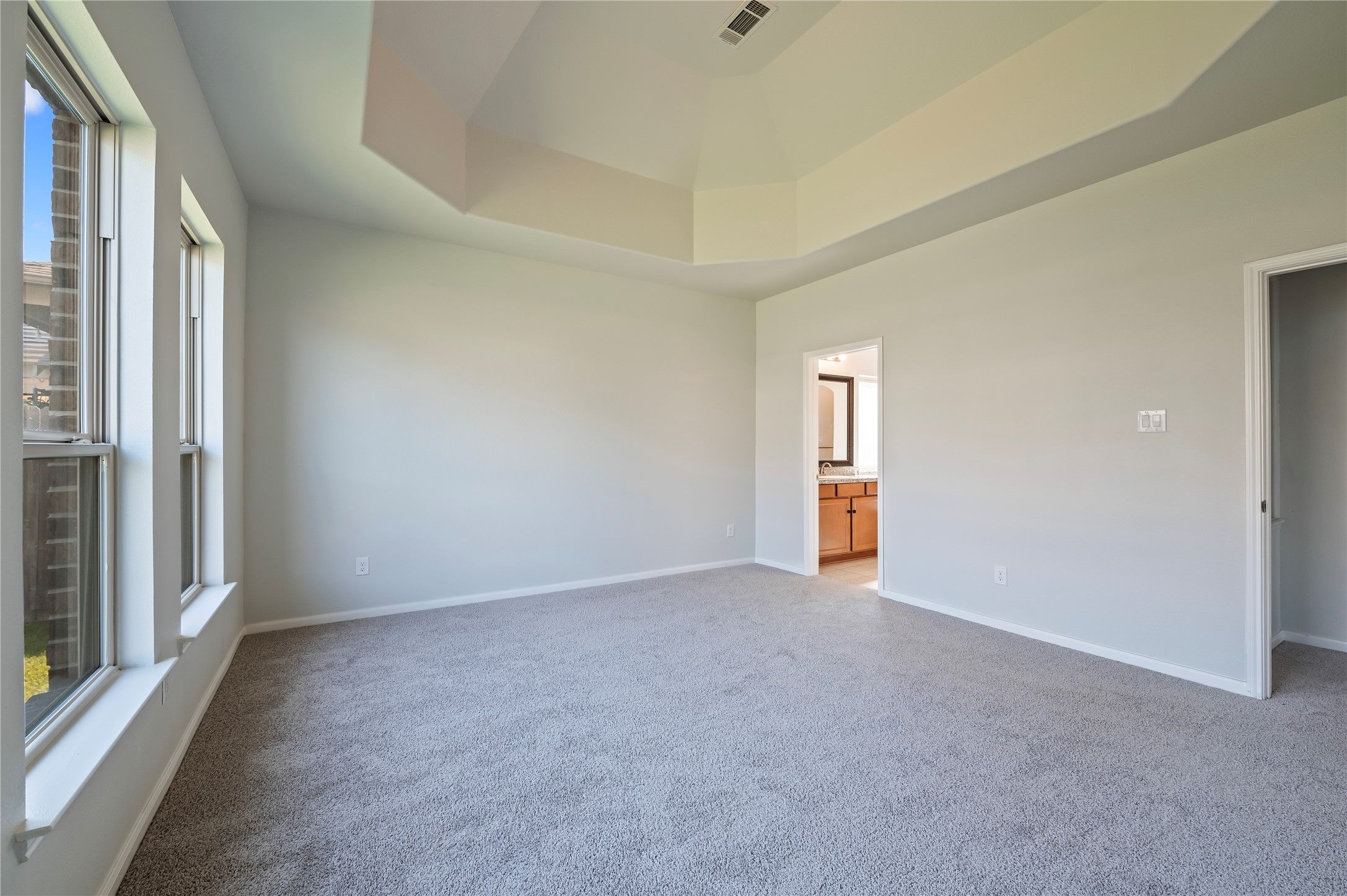 632 Kickapoo Court Webster, TX 77598 - Photo 12 of 15 Primary room downstairs