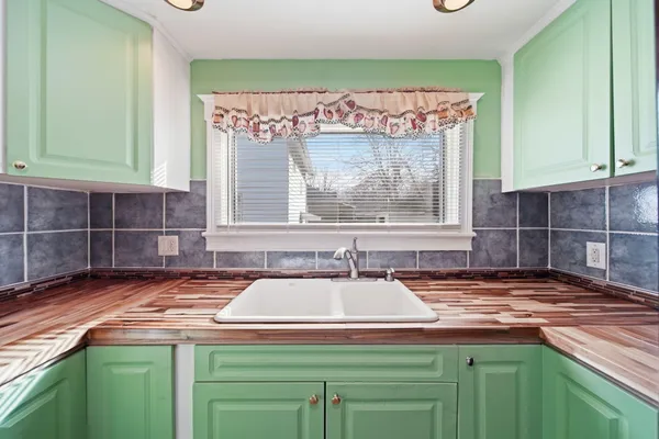 $134,900 | 209 West High Street, Jackson, MI 49203