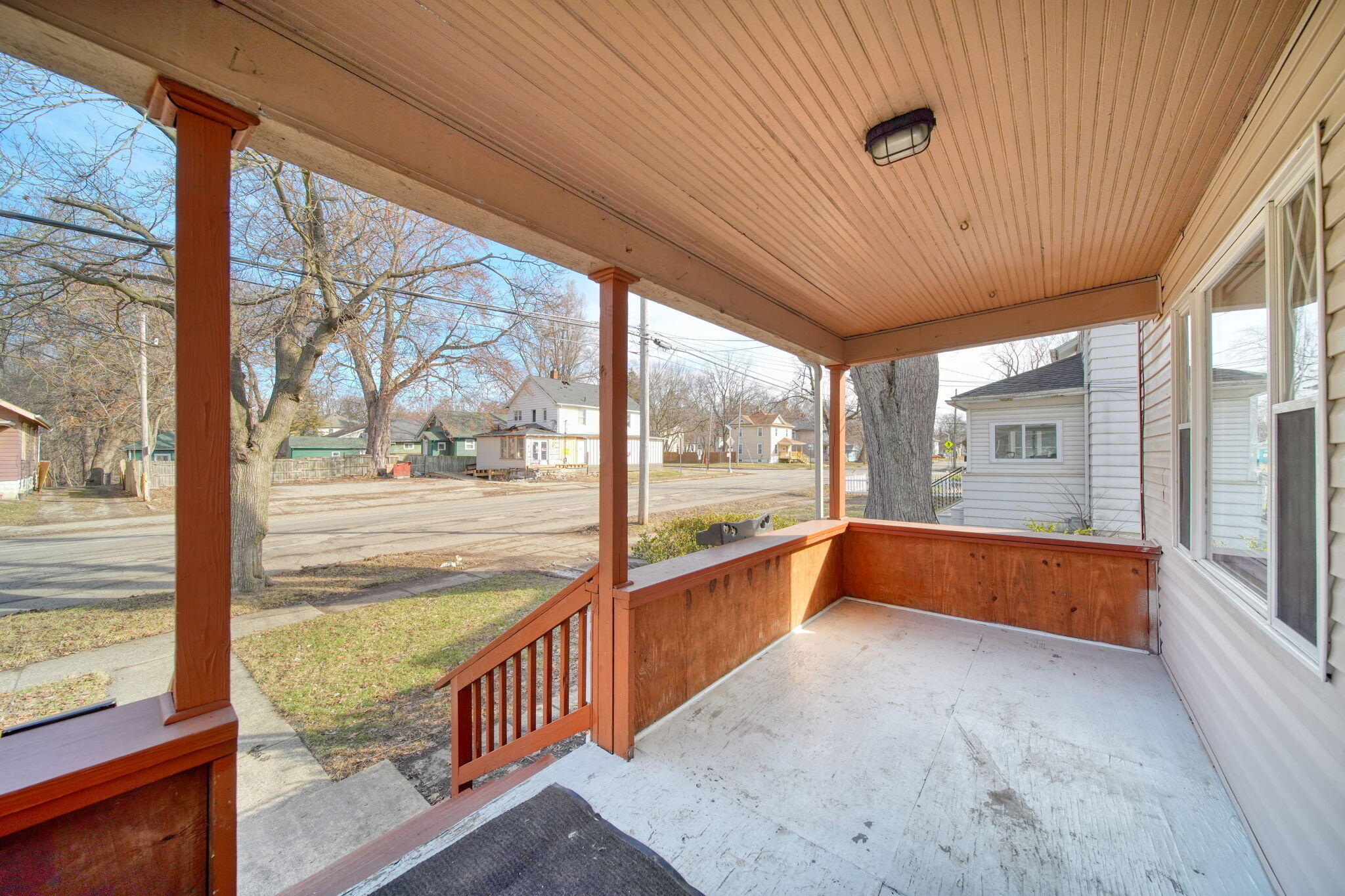209 West High Street Jackson, MI 49203 - Photo 2 of 27 porch