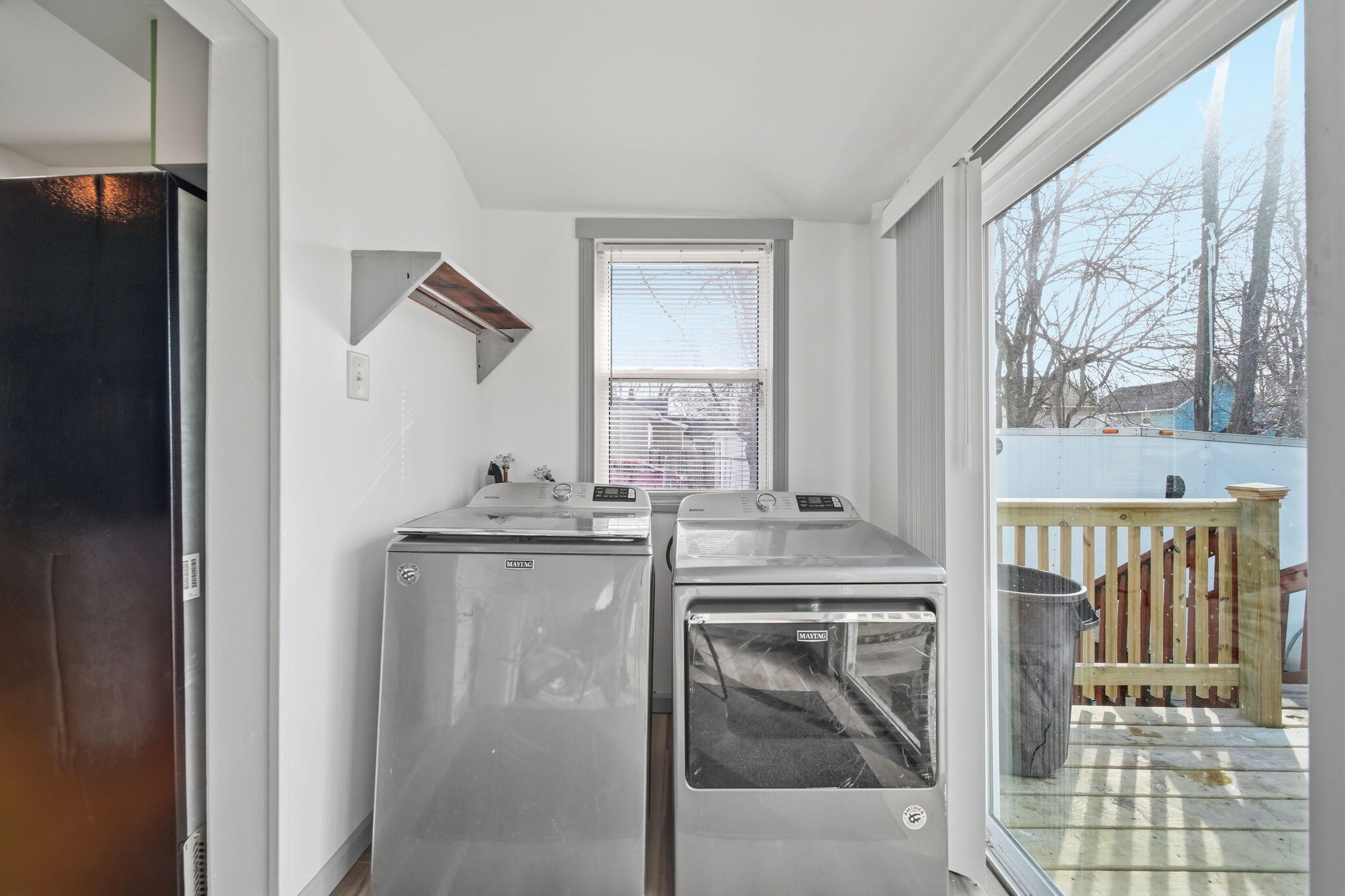 209 West High Street Jackson, MI 49203 - Photo 21 of 27 washer & dryer