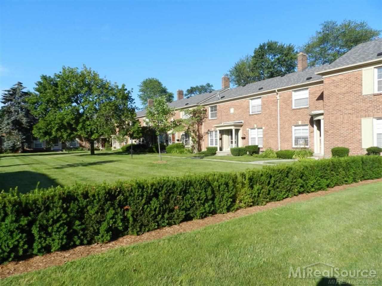 951 Vernier Road Grosse Pointe, MI 48236 - Photo 3 of 8